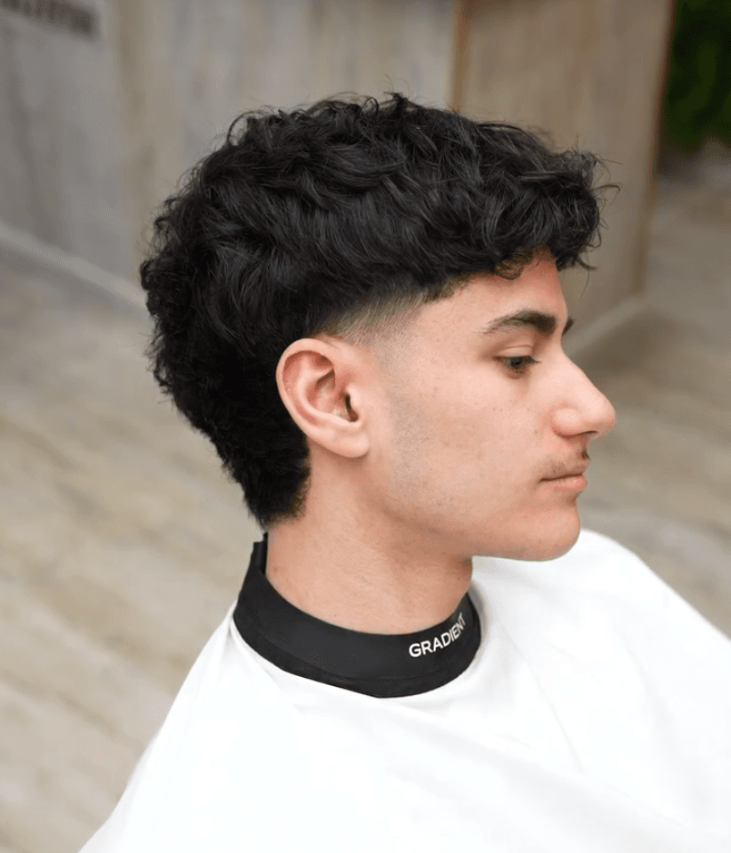 Corte com fade e topo encaracolado